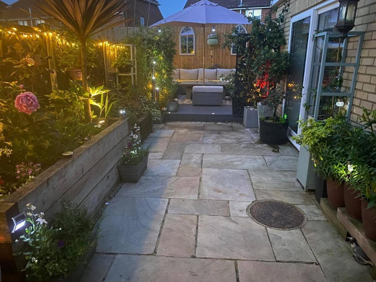 Secret Gem 1 Bed Garden Flat Private Luxury Hot Tub Daire Bournemouth Dış mekan fotoğraf