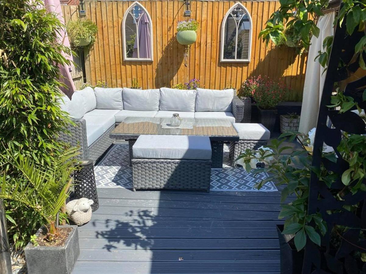 Secret Gem 1 Bed Garden Flat Private Luxury Hot Tub Daire Bournemouth Dış mekan fotoğraf