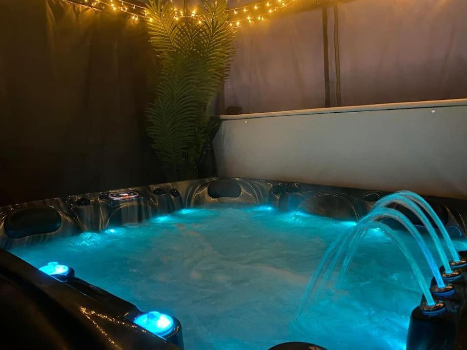 Secret Gem 1 Bed Garden Flat Private Luxury Hot Tub Daire Bournemouth Dış mekan fotoğraf