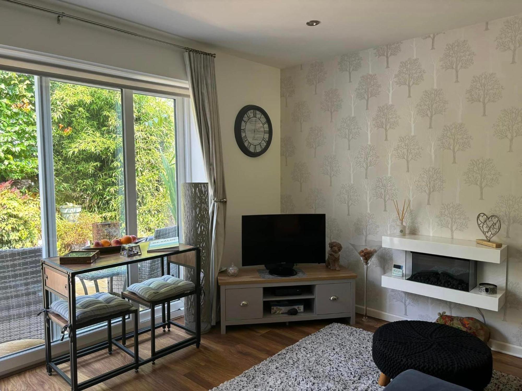 Secret Gem 1 Bed Garden Flat Private Luxury Hot Tub Daire Bournemouth Dış mekan fotoğraf