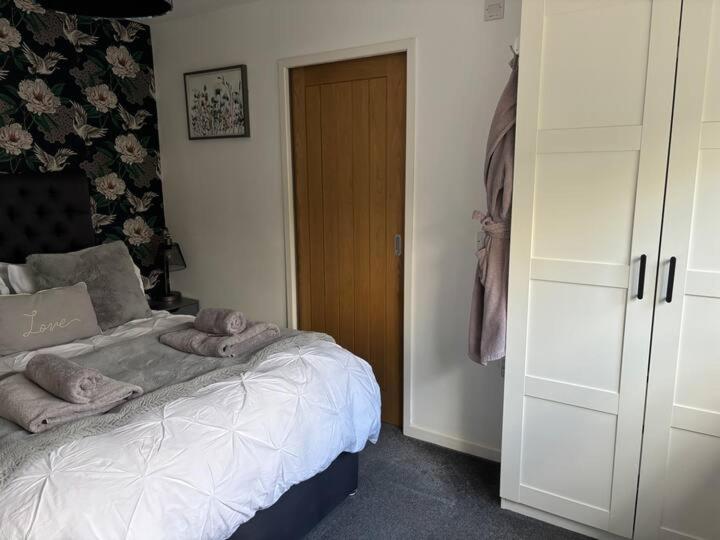 Secret Gem 1 Bed Garden Flat Private Luxury Hot Tub Daire Bournemouth Dış mekan fotoğraf